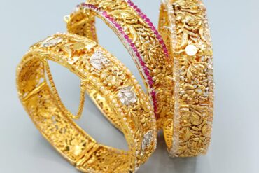 MARINA BANGLE \ KARA