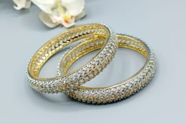 JULIA BANGLES / KARAS